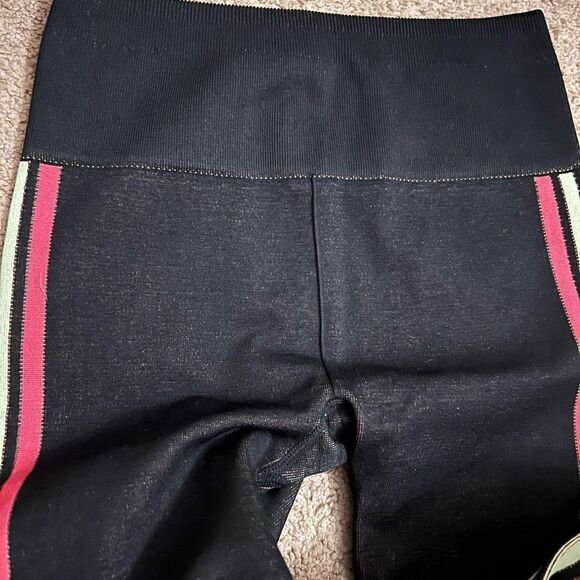NWT Fabletics high rise striped leggings small - Picture 7 of 8